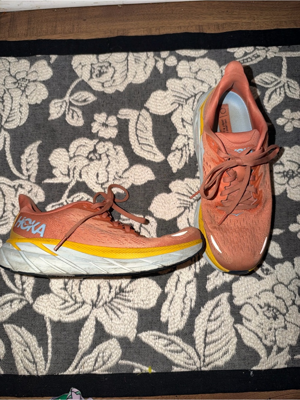 Hoka One One Clifton Women's Size 8B Running Shoes Coral